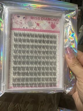 Diamond Supply Co. Individual Cluster Lashes - Black NO GLUE NEED